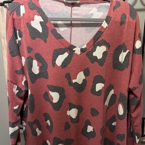 Animal Print V-Neck Top Zena size medium. Boutique